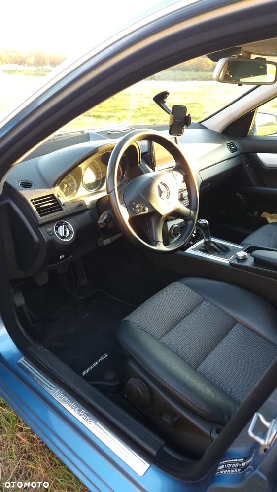 Mercedes-Benz Klasa C 250 CDI BlueEff Avantgarde - 16