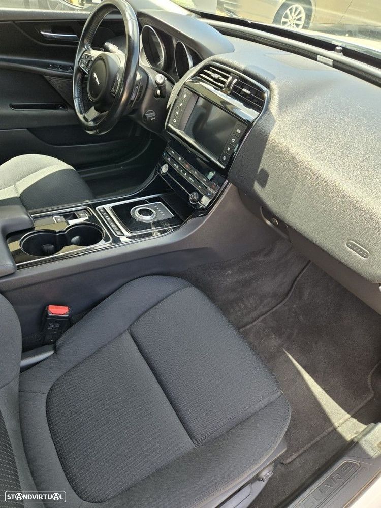 Jaguar XE 2.0 D Pure Aut. - 9