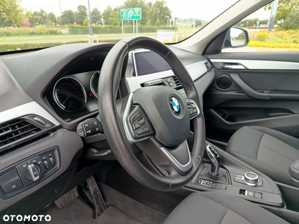 BMW X1 sDrive18i Sport Line - 11