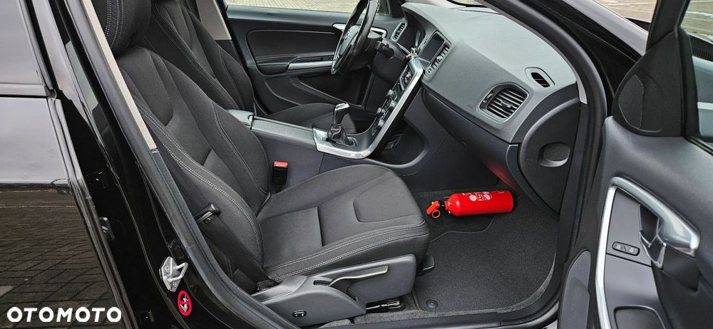 Volvo S60 D2 Momentum - 11