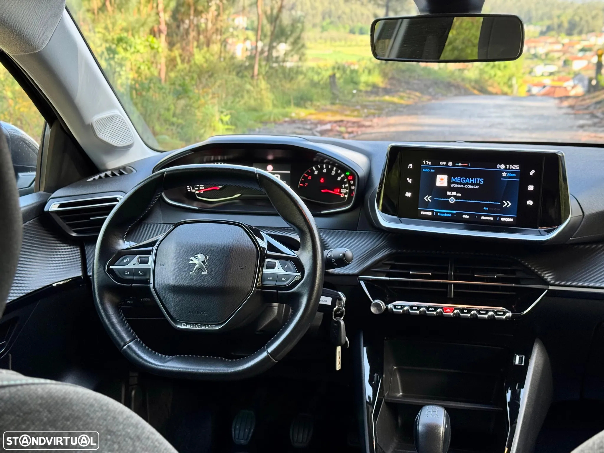 Peugeot 208 1.2 PureTech SE Style - 33