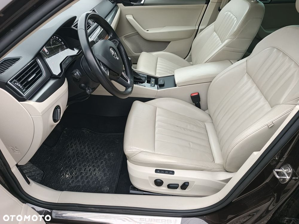 Skoda Superb 2.0 TDI DSG Premium Edition - 12