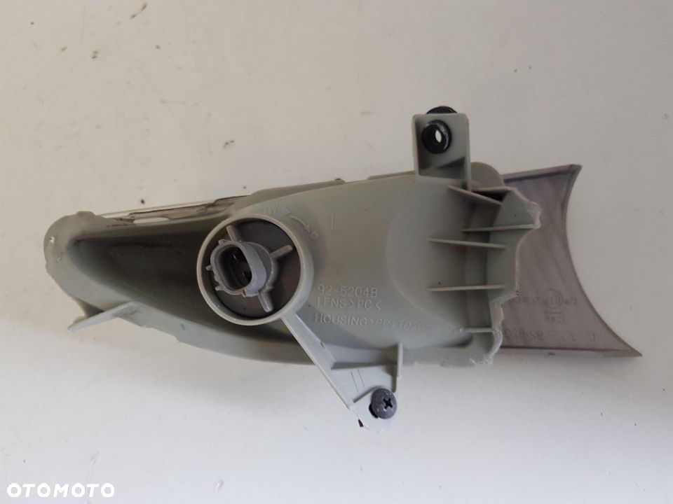 Suzuki Burgman 125 K7 Kierunkowskaz Przód Lewy - 4