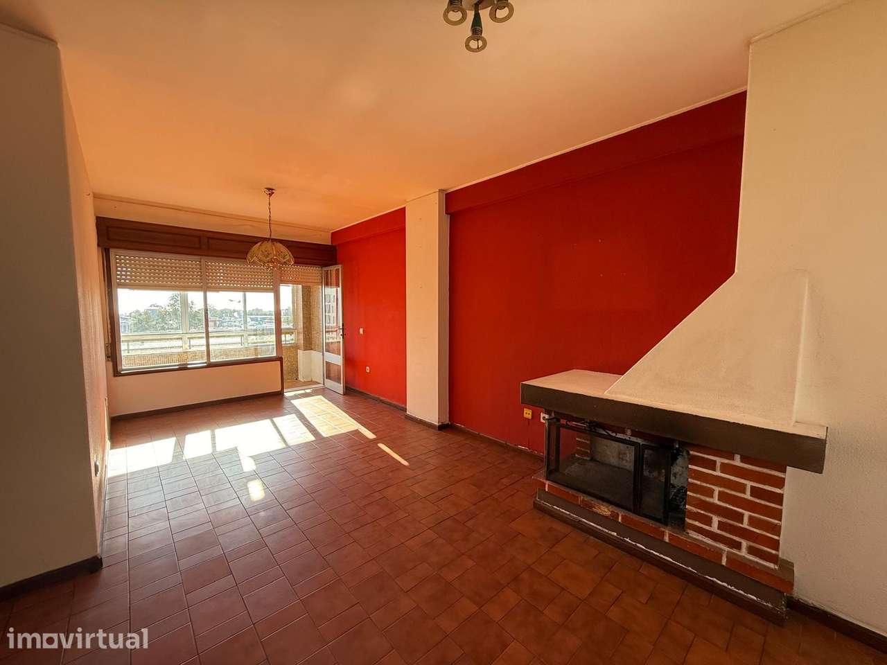 JD - Apartamento T2+1 para remodelar | Nascente -Poente | VNG - Grande imagem: 2/32