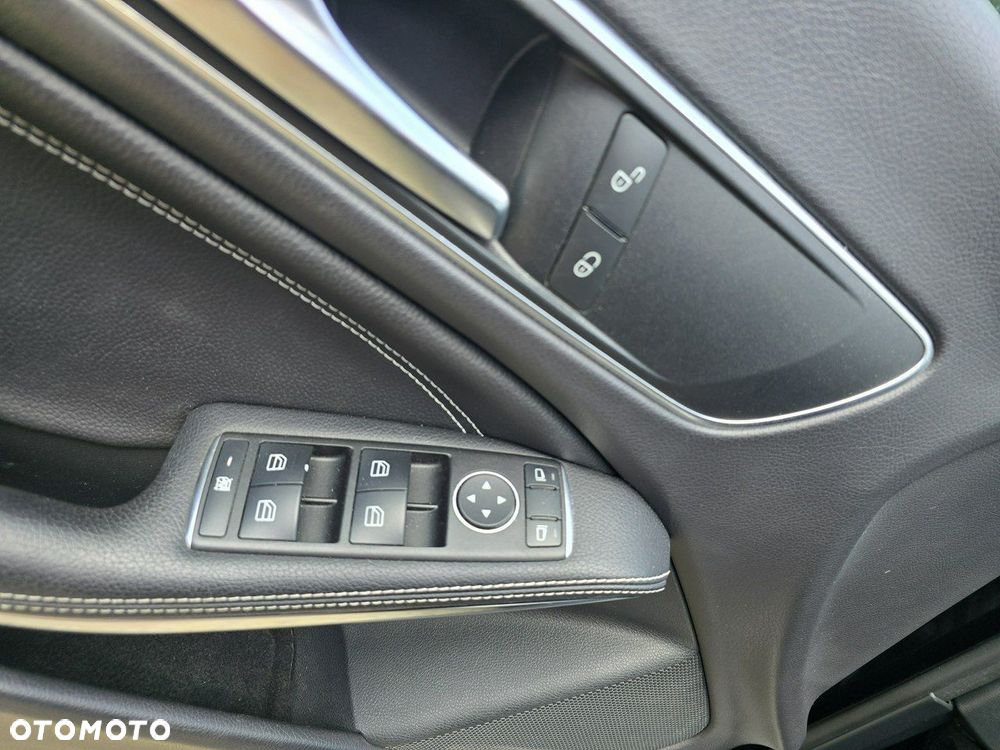 Mercedes-Benz CLA - 25