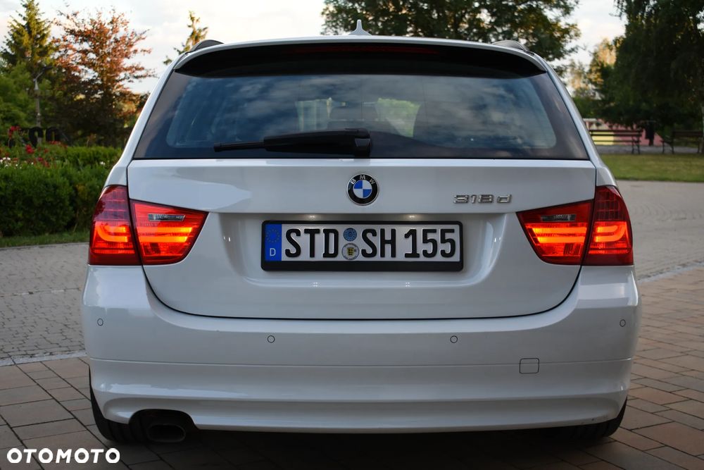 BMW Seria 3 318d - 12