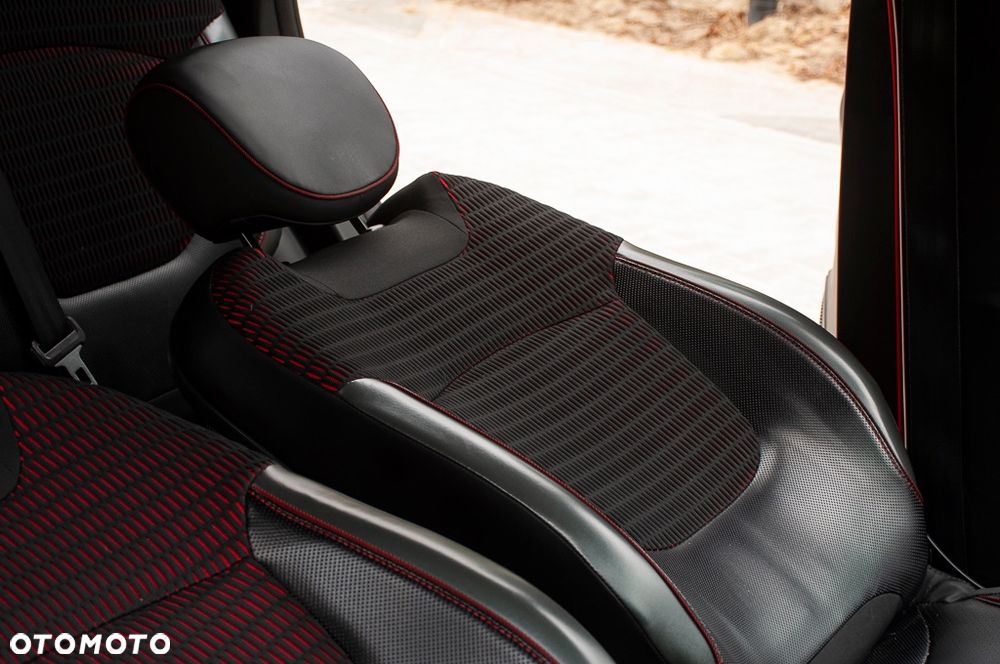 Renault Captur 1.2 TCe Helly Hansen EDC - 33