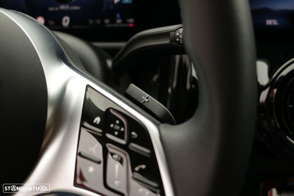 Mercedes-Benz GLA 180 d 8G-DCT - 34