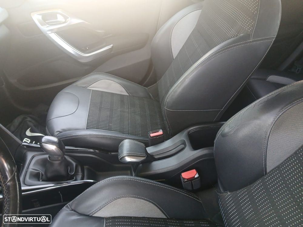 Peugeot 2008 1.2 PureTech Allure - 13