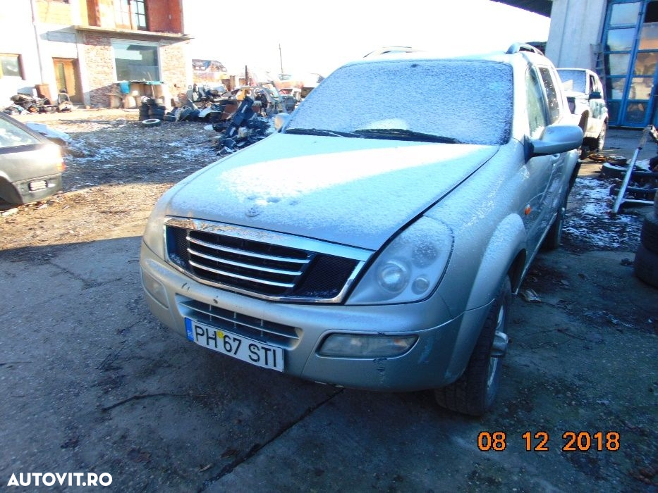 Dezmembrez Ssang Yong Rexton motor 2.9cdi cutie manuala volan stanga - 2
