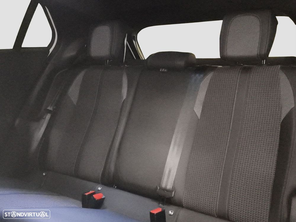 Peugeot 2008 1.2 PureTech GT Line EAT8 - 14