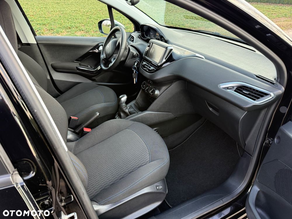 Peugeot 208 1.2 PureTech Style - 13