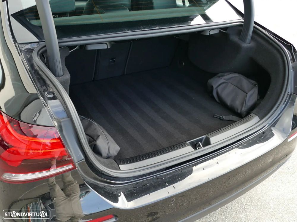 Mercedes-Benz A 250 Limousine e Style Plus - 12