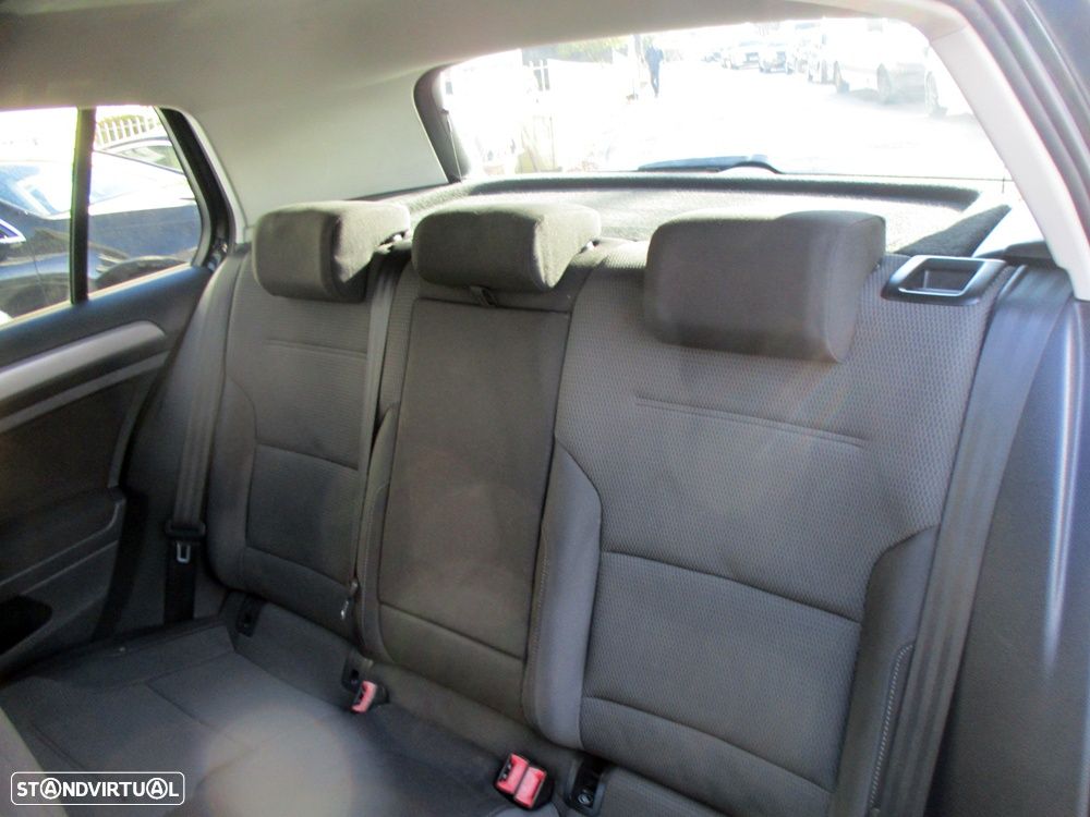 VW Golf 1.6 TDi BlueMotion Confortline - 31