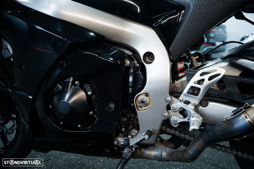 Suzuki GSX-R L0 - 6