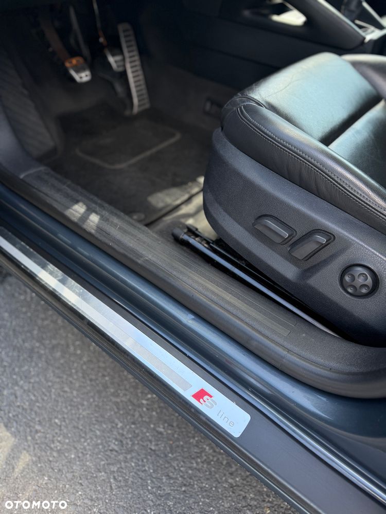 Audi A3 Sportback 2.0 TDI DPF quattro S line Sportpaket plus - 32