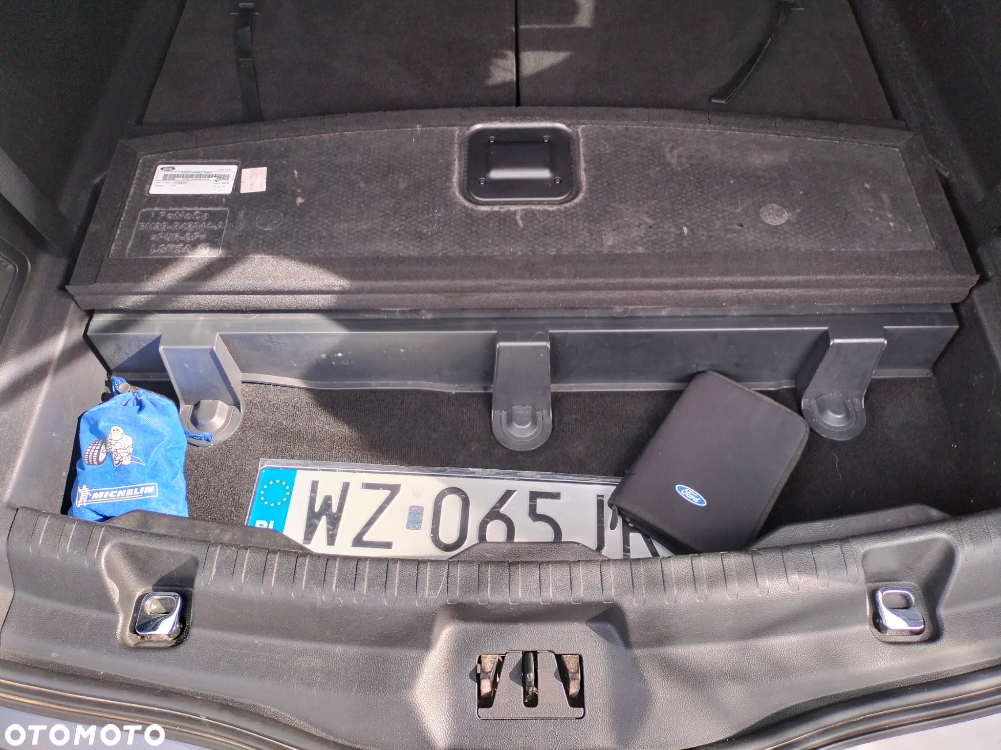 Ford S-Max 2.0 EcoBoost Titanium - 28