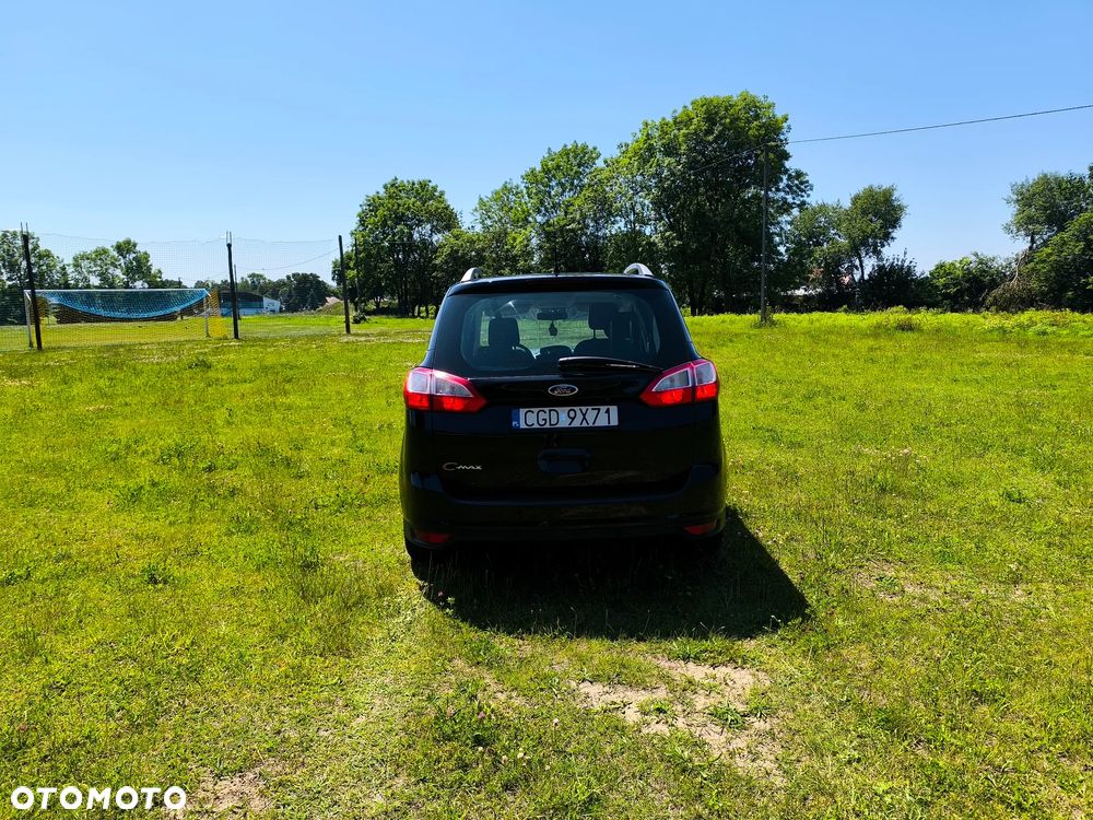 Ford Grand C-MAX - 11