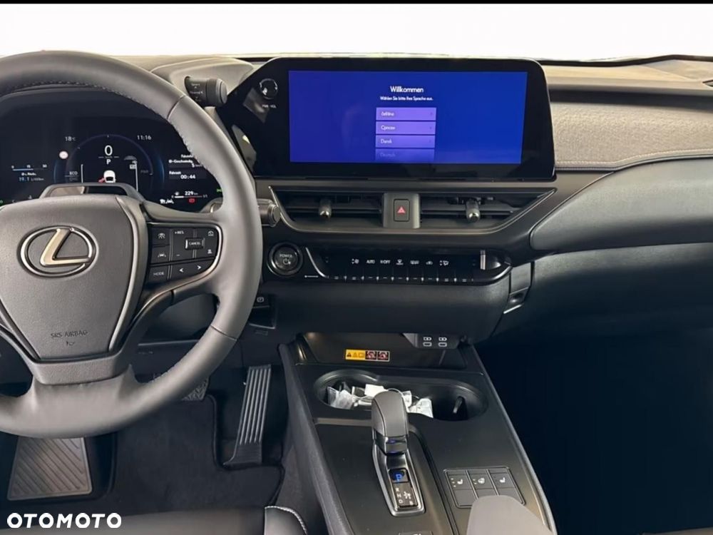 Lexus UX - 9
