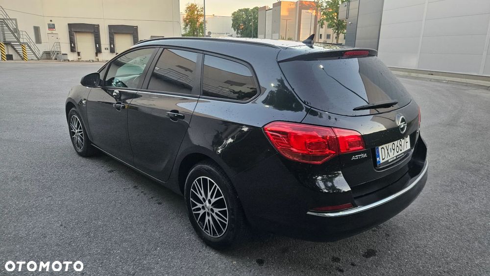 Opel Astra 1.4 Turbo 150 Jahre - 17