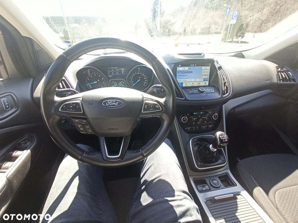 Ford Kuga - 37