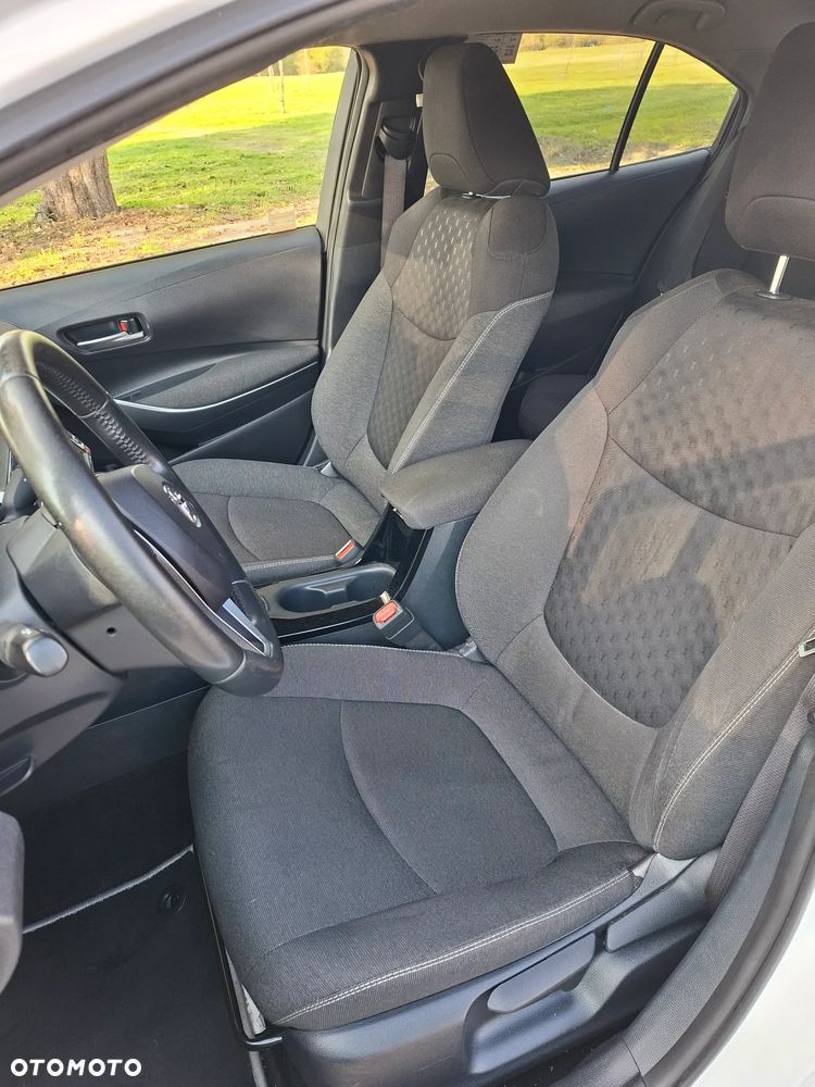 Toyota Corolla - 10
