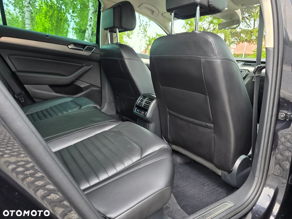 Volkswagen Passat 2.0 TDI Bi-Turbo BMT 4Mot Highline DSG - 10