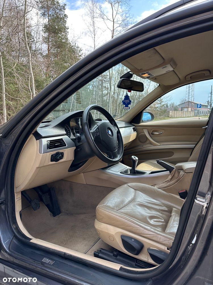 BMW Seria 3 320d - 5
