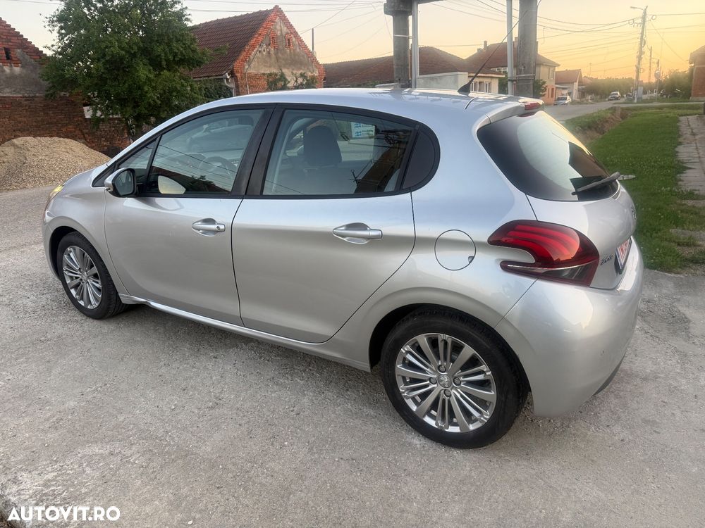Peugeot 208 82 PureTech Style - 3