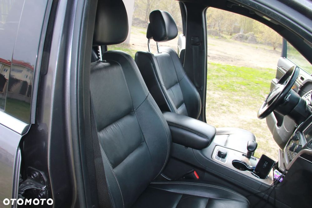 Jeep Grand Cherokee - 31