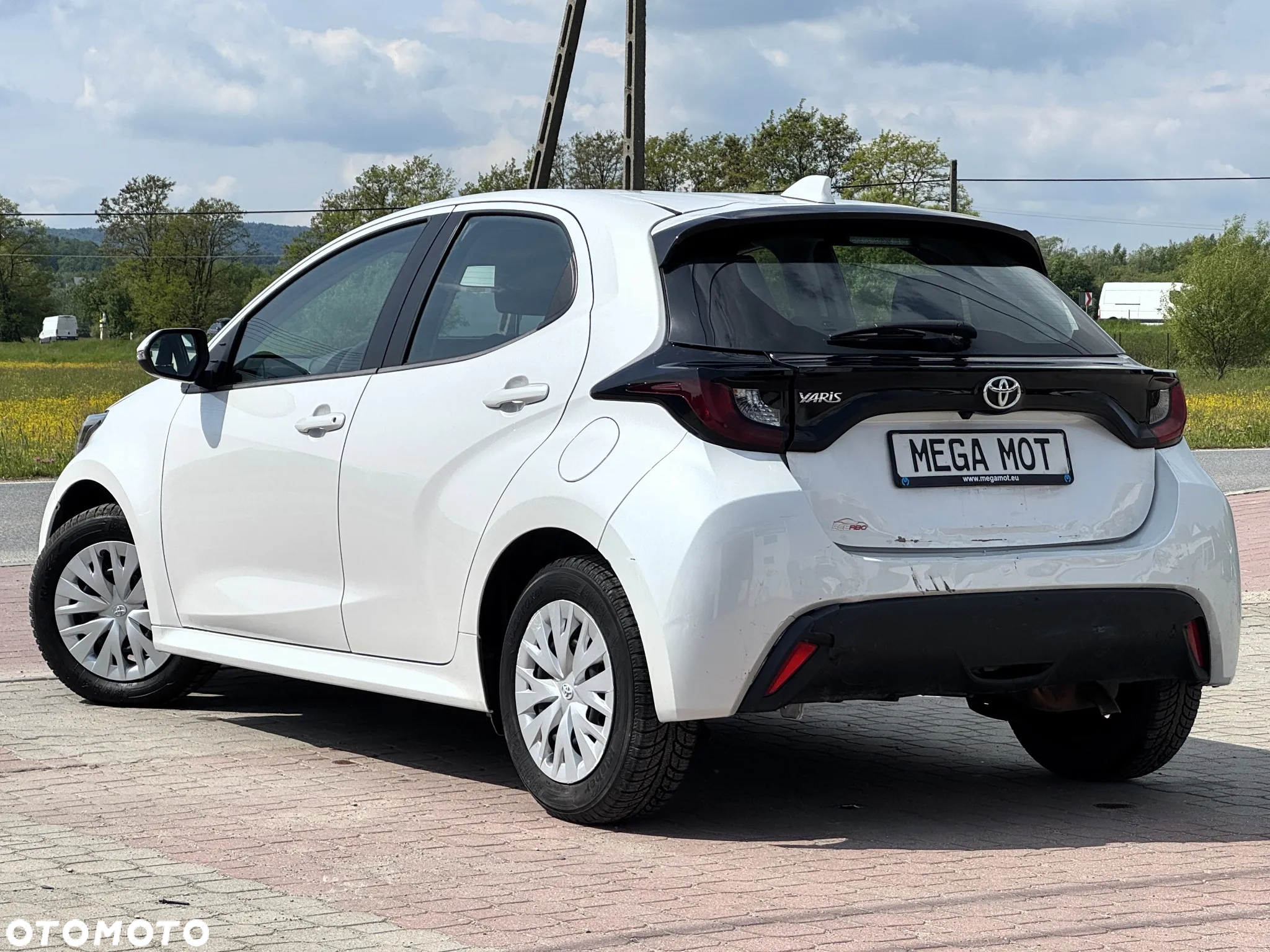 Toyota Yaris - 4