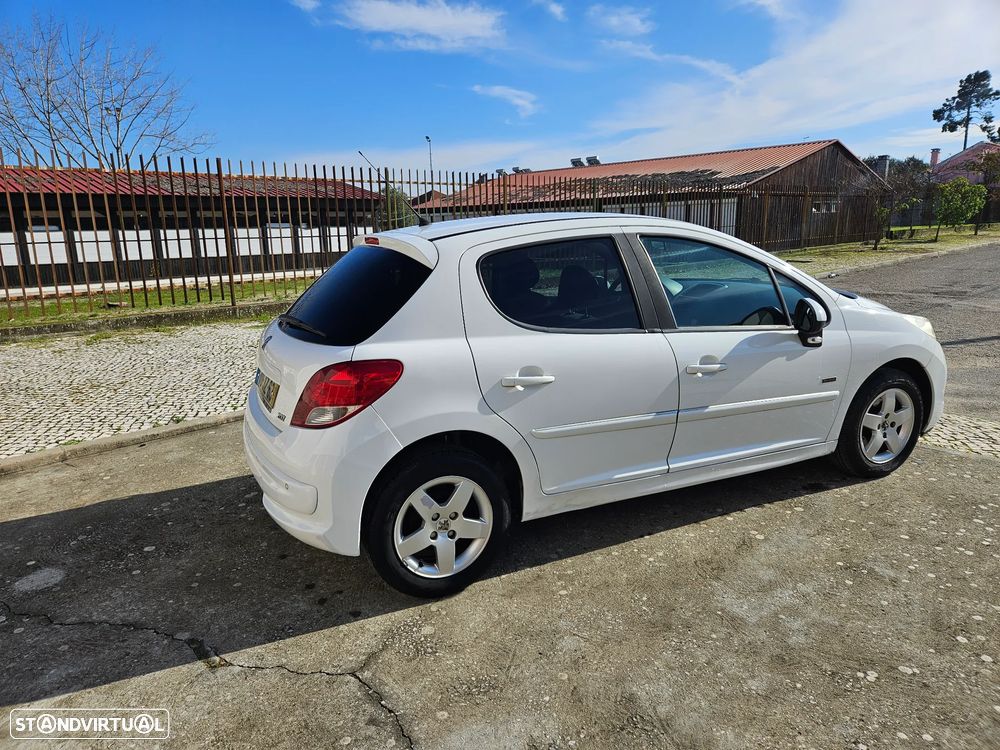 Peugeot 207 1.4 16V Sport - 4