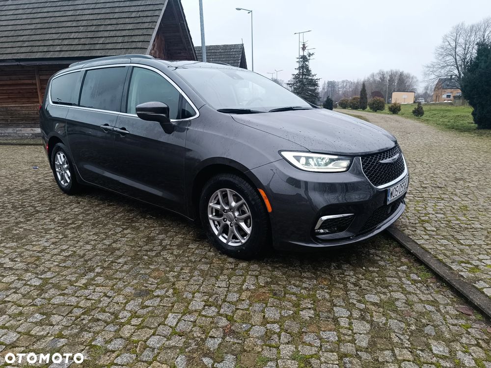 Chrysler Pacifica - 1