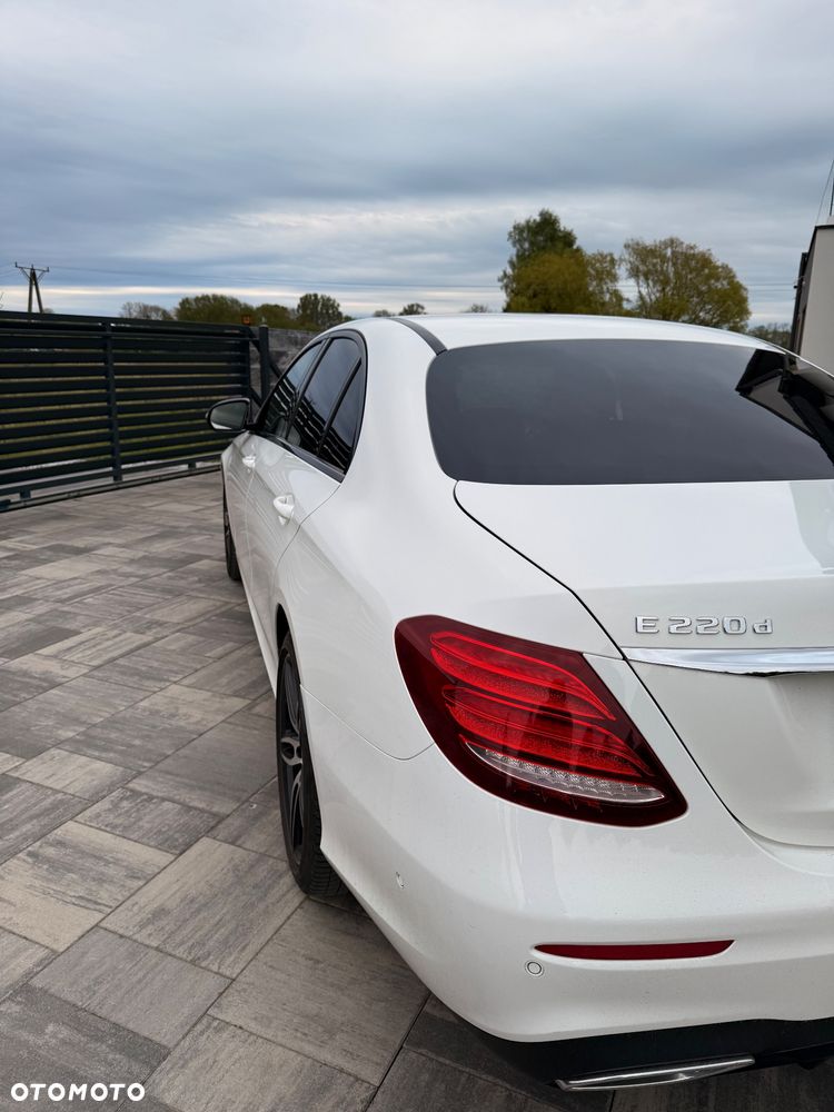 Mercedes-Benz Klasa E 220 d 4-Matic 9G-TRONIC - 5