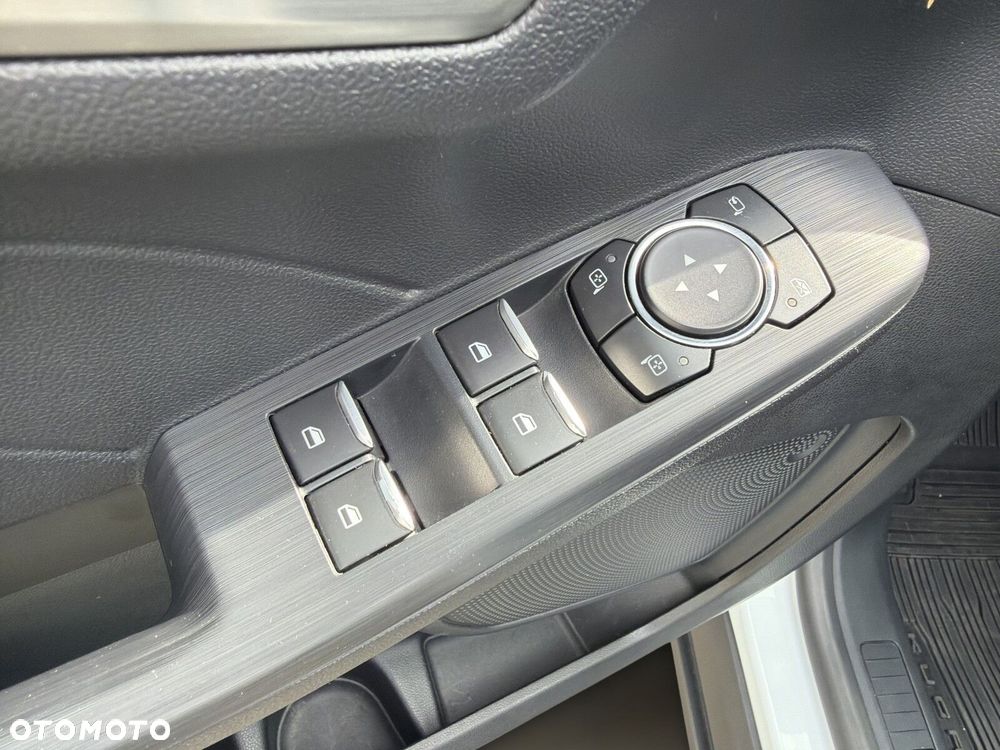 Ford Kuga - 12