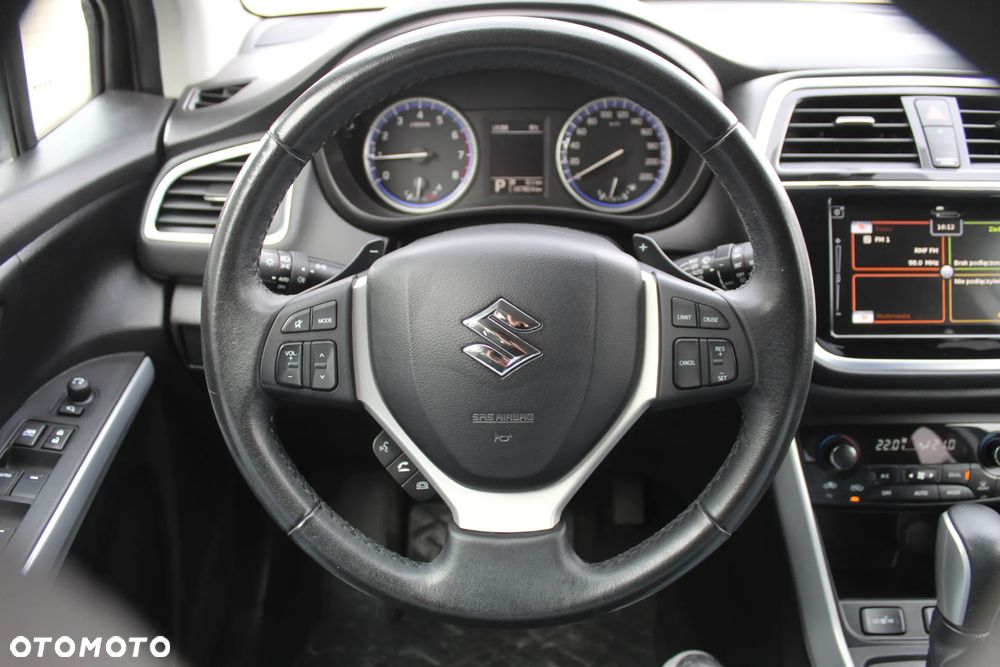 Suzuki SX4 S-Cross 1.0 T Premium - 23
