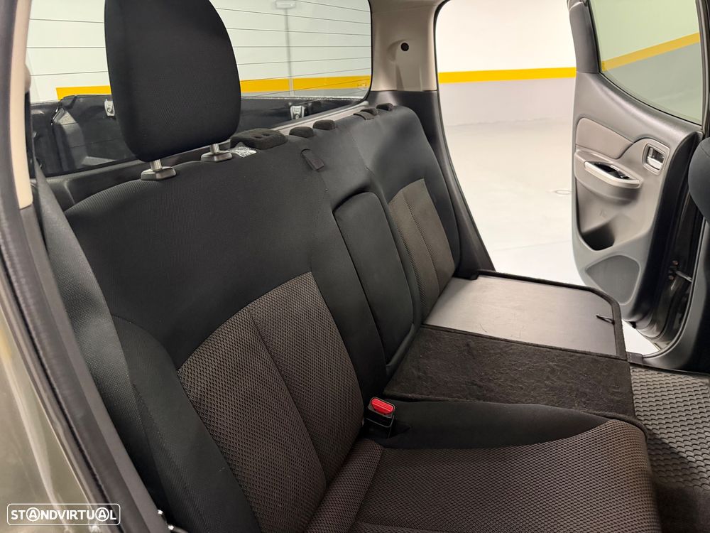 Mitsubishi L200 2.4 DI-D CD Intense Sport Space Cab Strakar 4WD - 18