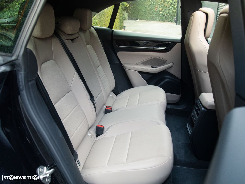 Porsche Macan Electric 4 - 20