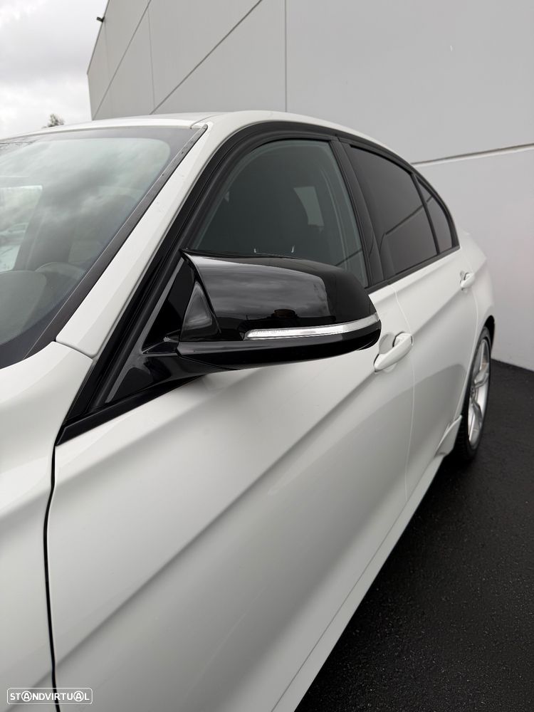 BMW 318 d Pack M - 4