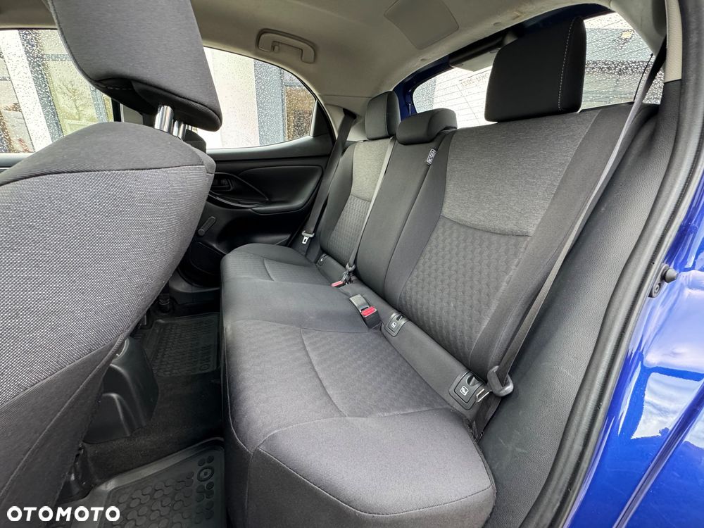 Toyota Yaris ver-1-5-comfort - 14