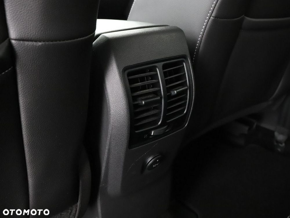 Ford Kuga 2.0 TDCi 4x4 Titanium - 35
