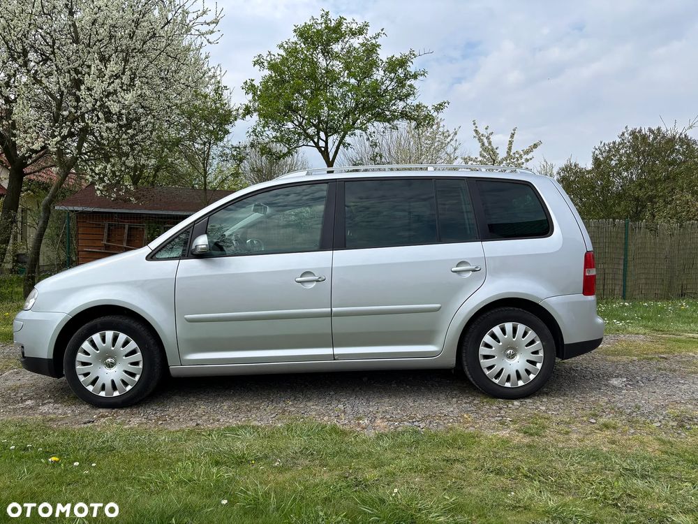 Volkswagen Touran 2.0 TDI Highline - 6