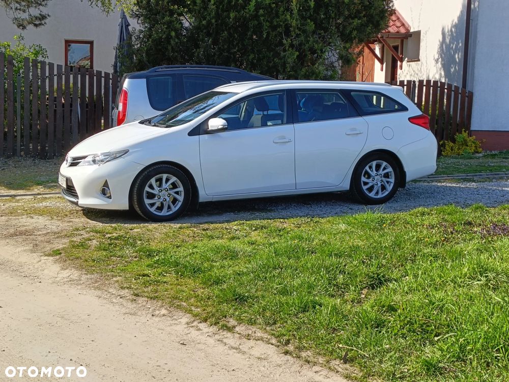 Toyota Auris 1.6 Prestige - 36