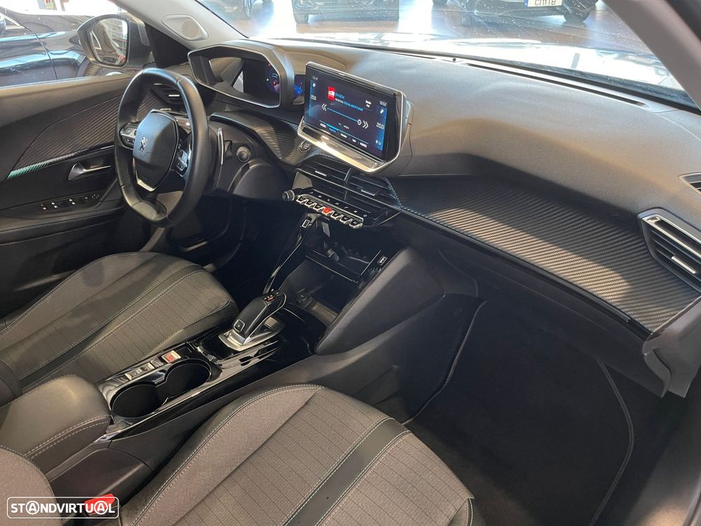 Peugeot 2008 1.2 PureTech Allure Pack EAT8 - 28