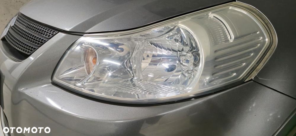 Suzuki SX4 1.6 GLX / Comfort - 26