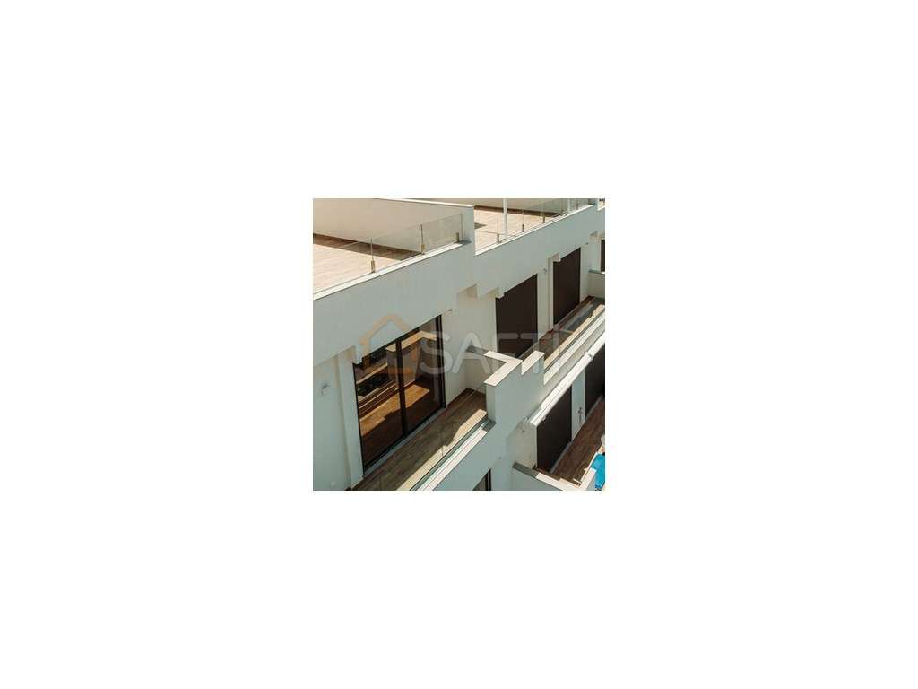 Fuseta / Algarve - Moradia V3 com Piscina privada - Grande imagem: 2/17