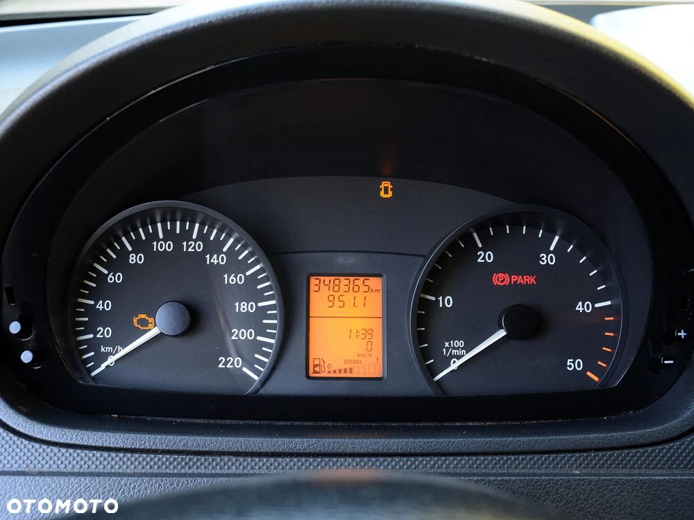 Mercedes-Benz Vito - 22