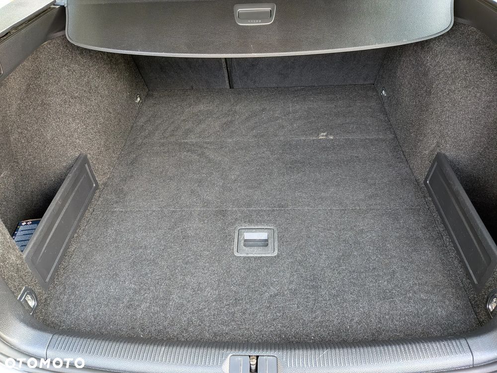 Volkswagen Passat - 23