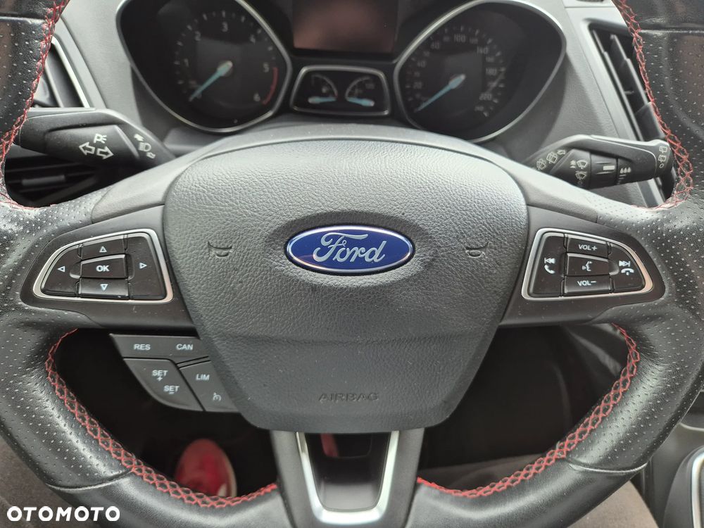 Ford Kuga 2.0 TDCi FWD ST-Line - 11