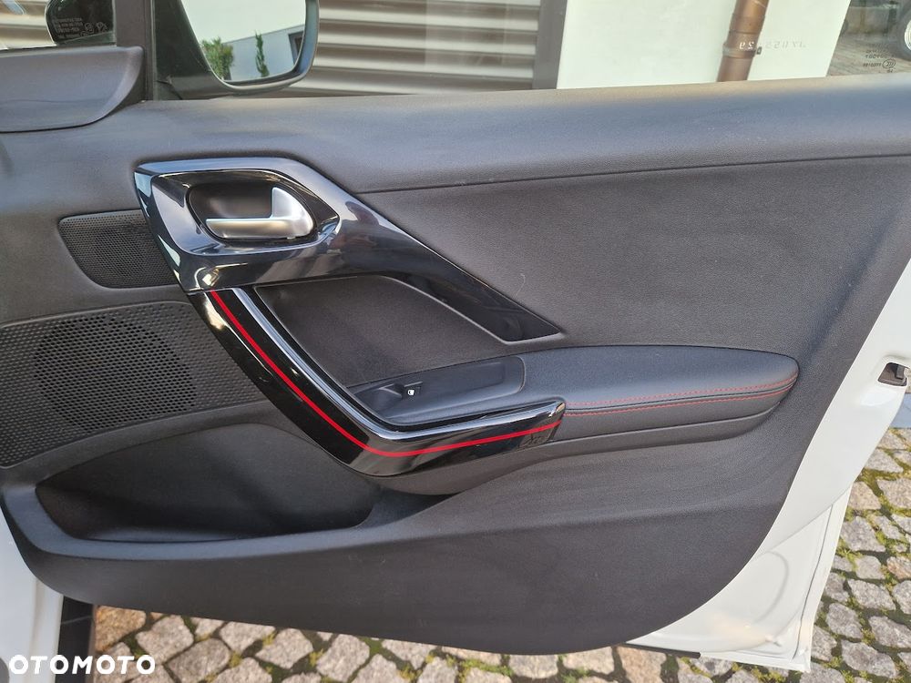 Peugeot 2008 PureTech 110 Stop&Start GT-Line Edition - 33